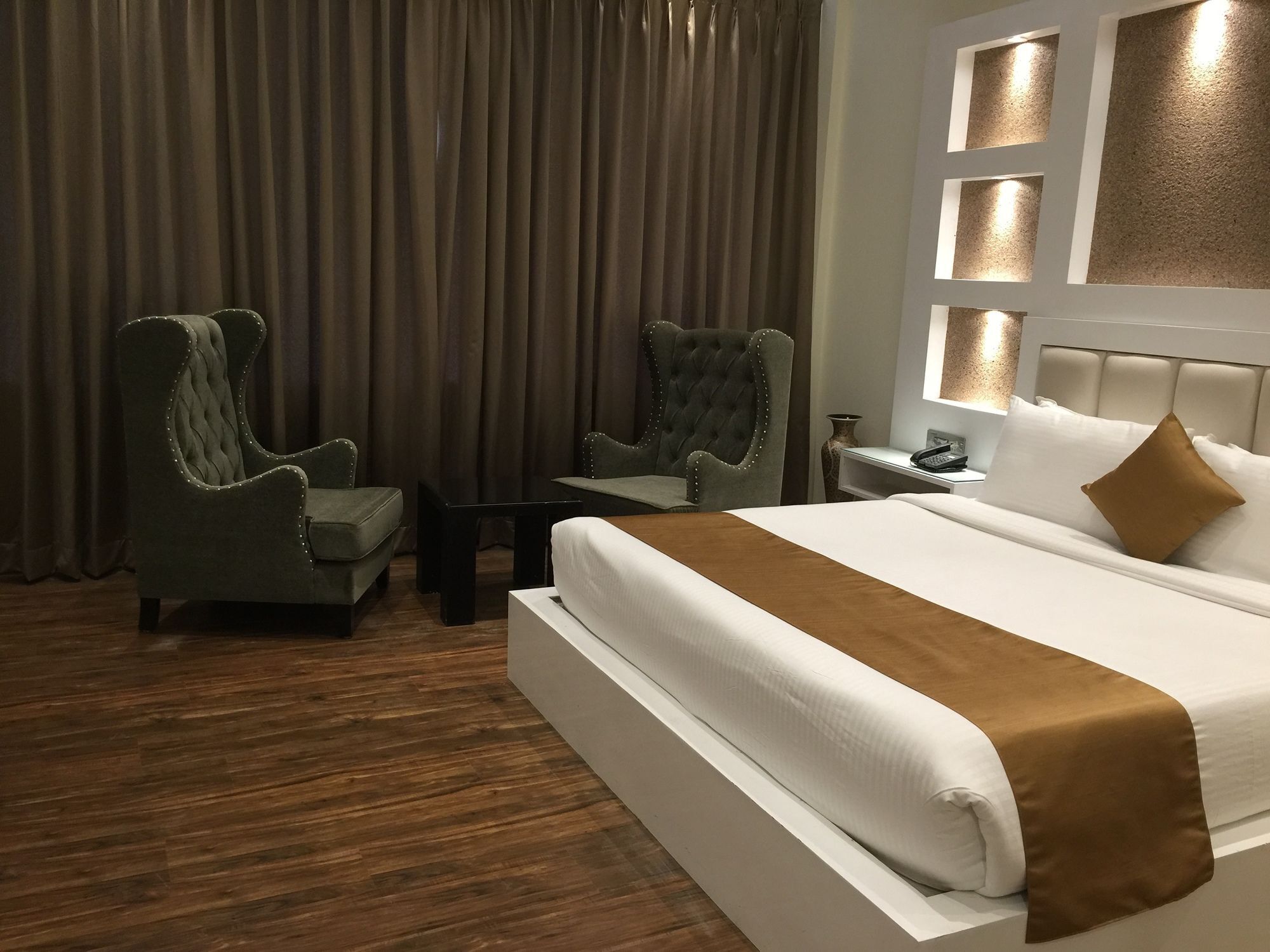 Heritage Luxury Σριναγκάρ Εξωτερικό φωτογραφία