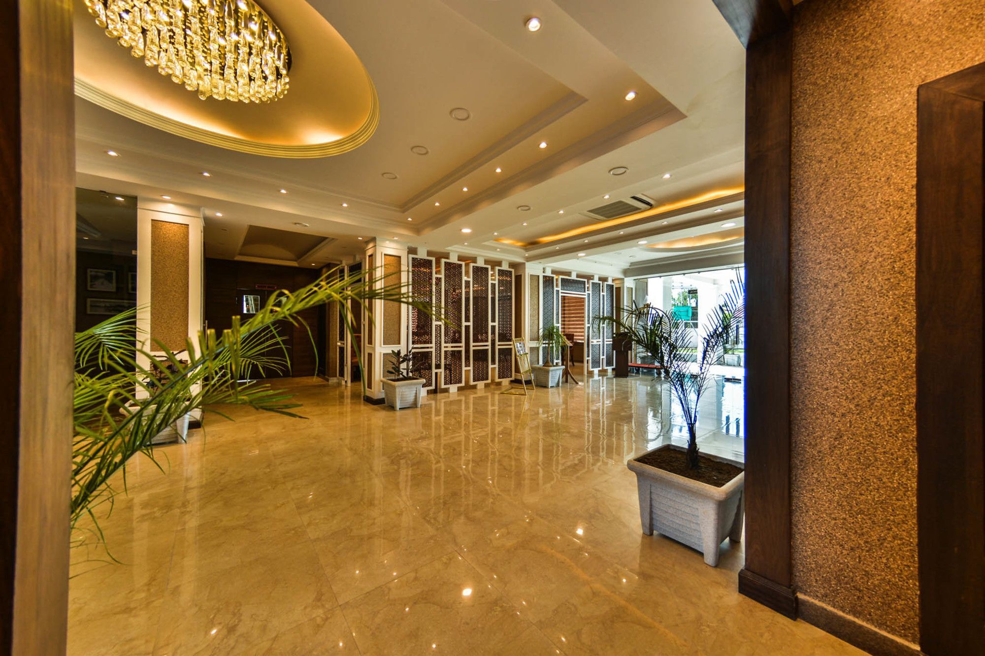 Heritage Luxury Σριναγκάρ Εξωτερικό φωτογραφία