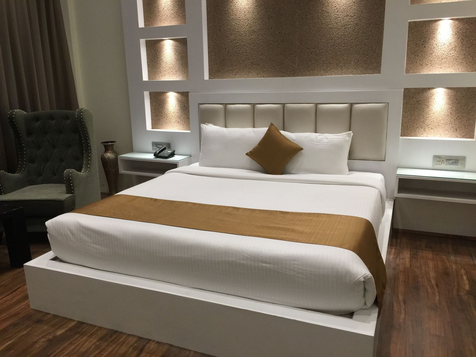 Heritage Luxury Σριναγκάρ Εξωτερικό φωτογραφία